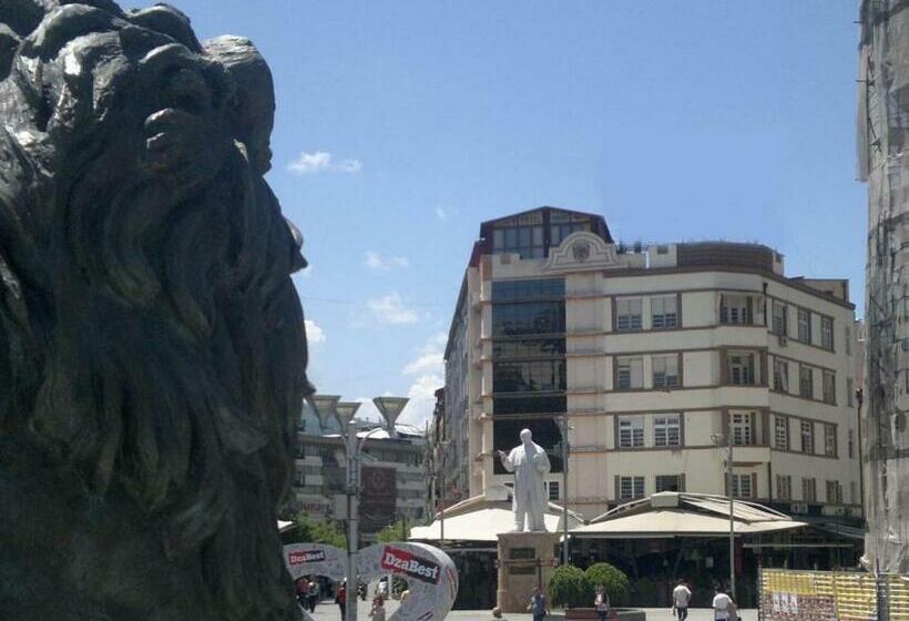 پانسیون Room In Guest Room Hotel Square Macedonia