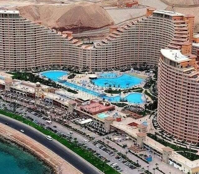 Amazing Sea View Pentahouse Apartment In Pyramids Porto El Sokhna