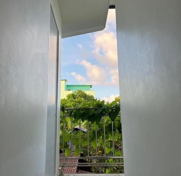 تختخواب و صبحانه Raalhu Dhangethi