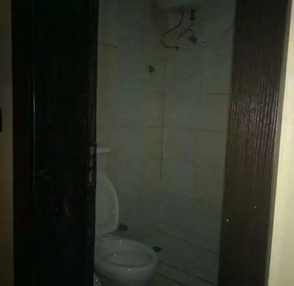 هتل Winstons Place