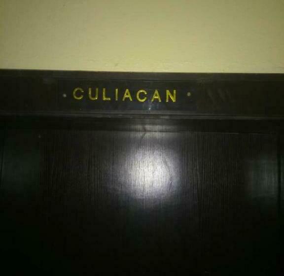 هتل Winstons Place