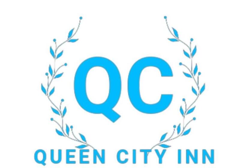 فندق على الطريق Queen City Inn