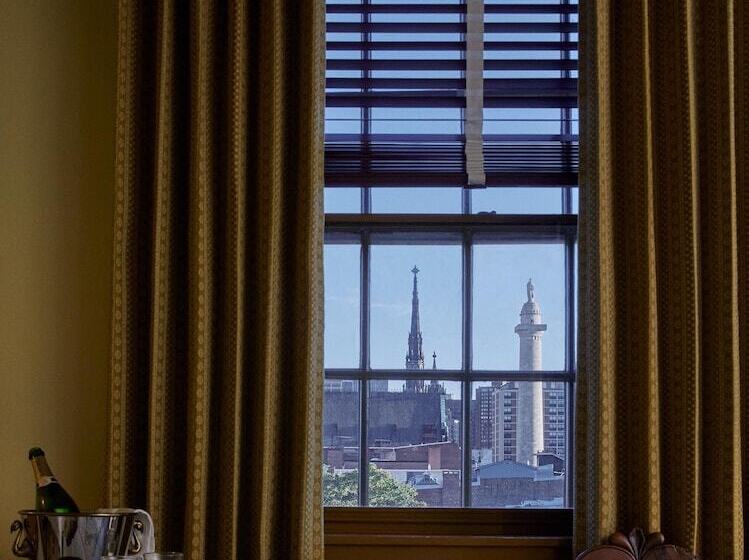 Szálloda Ulysses, An Ash