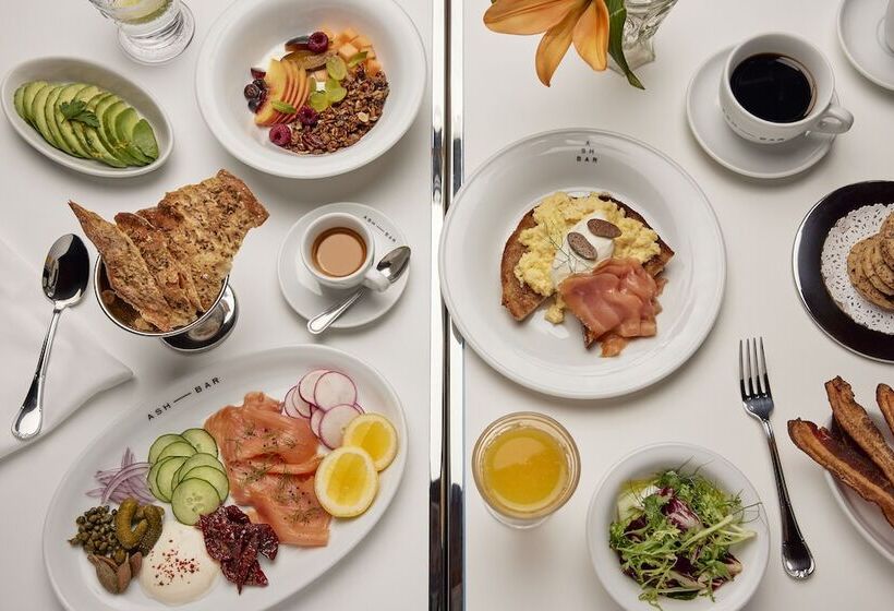 Szálloda Ulysses, An Ash