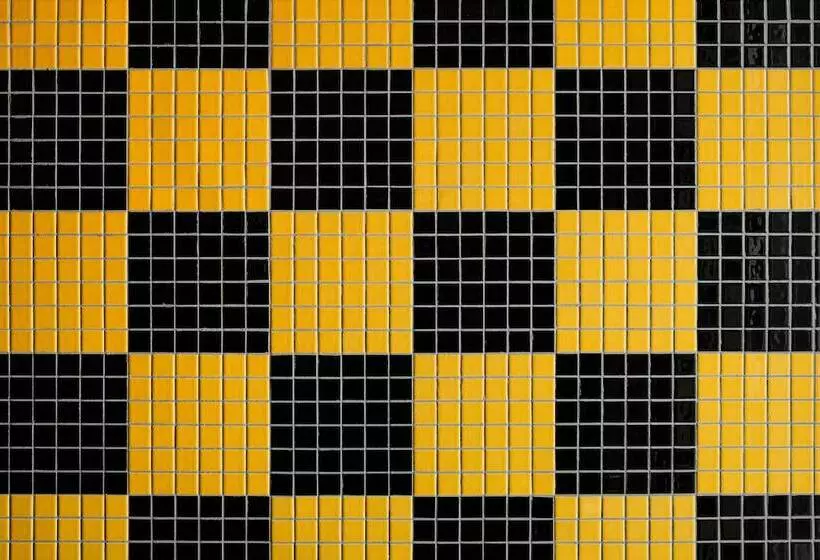 Hotelli Ulysses, An Ash