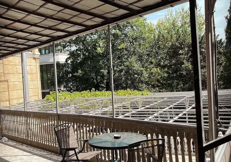 پانسیون Veranda L&g