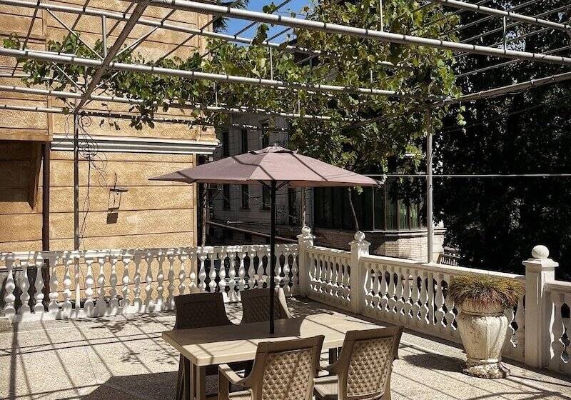 پانسیون Veranda L&g