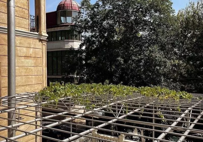 پانسیون Veranda L&g