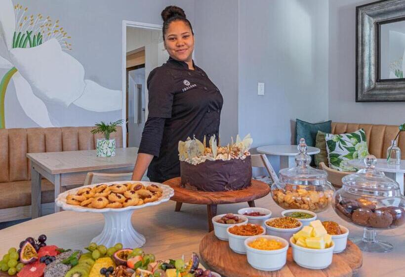 The Salene Hotel & Cottages