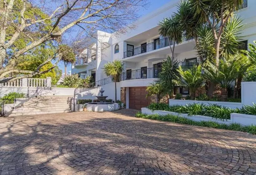 The Salene Hotel & Cottages