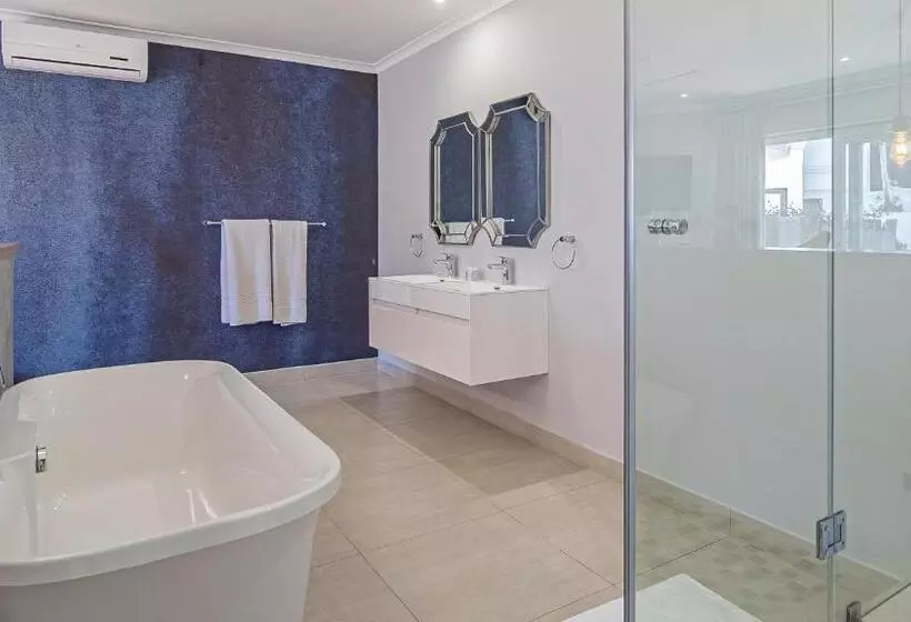 The Salene Hotel & Cottages