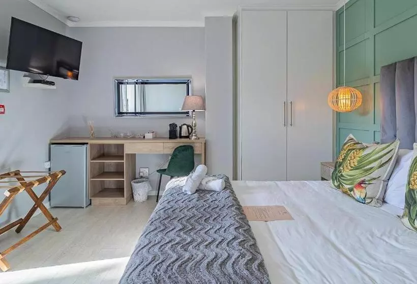 The Salene Hotel & Cottages