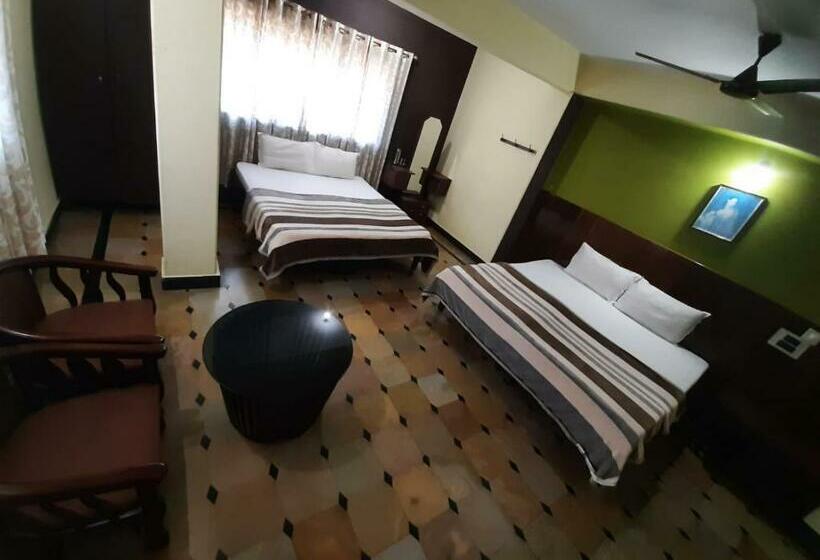 Отель Caveri Comfort Inn