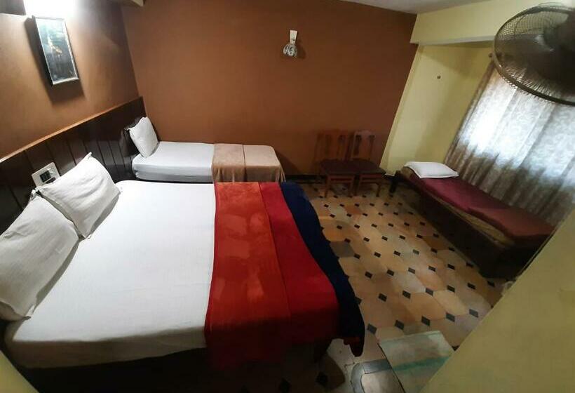 Отель Caveri Comfort Inn