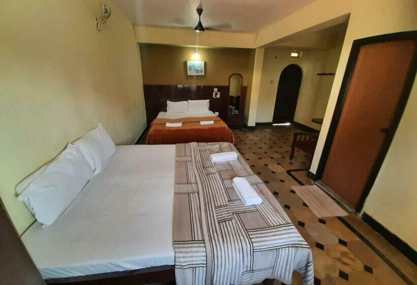 Отель Caveri Comfort Inn