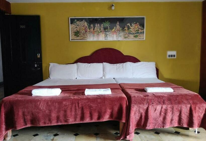 Отель Caveri Comfort Inn