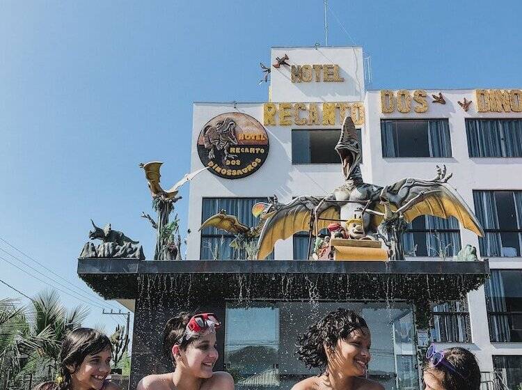 هتل Recanto Dos Dinossauros