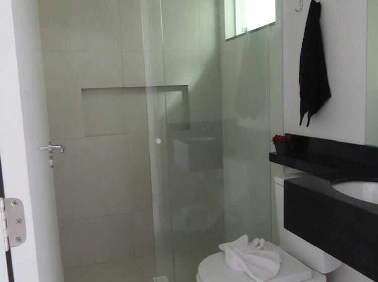 هتل Recanto Dos Dinossauros