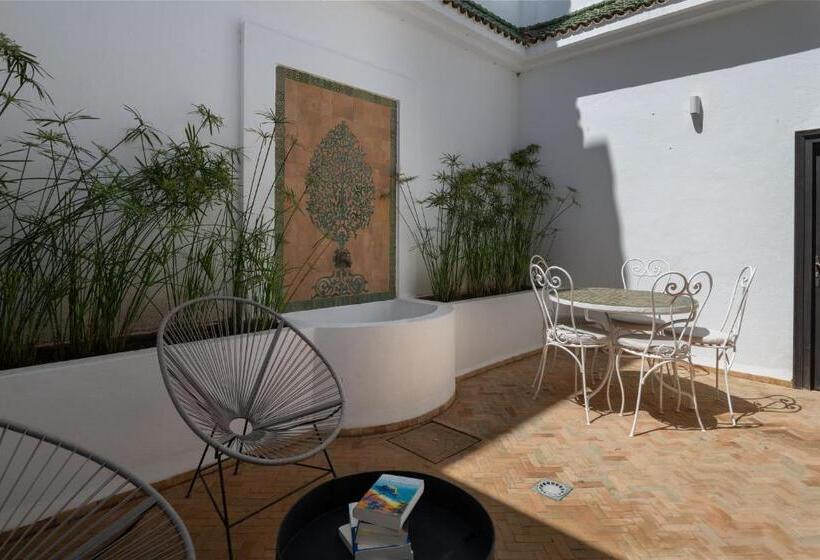 پانسیون Maison Marine