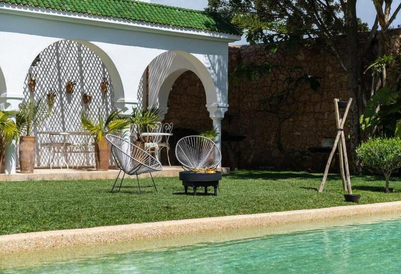 پانسیون Maison Marine