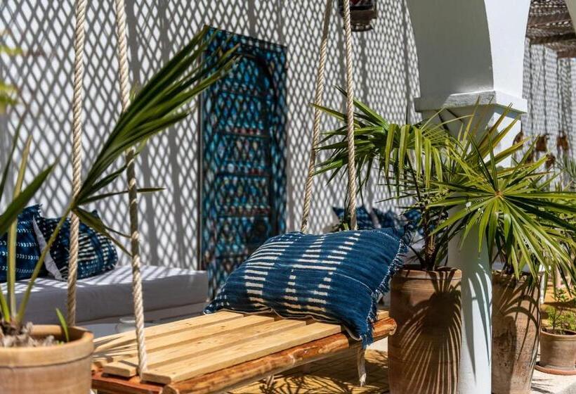 پانسیون Maison Marine