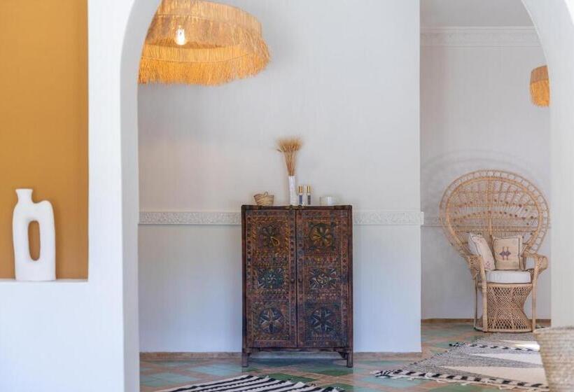 پانسیون Maison Marine