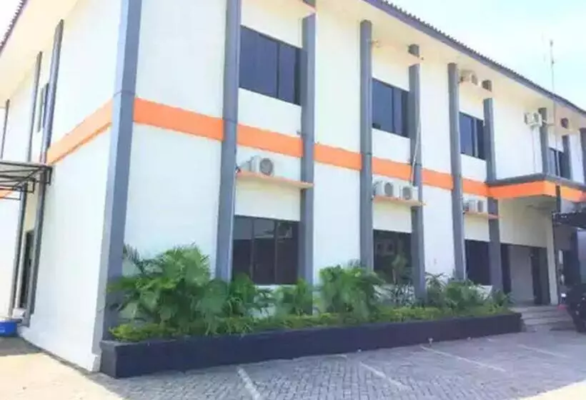 Reddoorz At Hotel Nuansa Ngawi