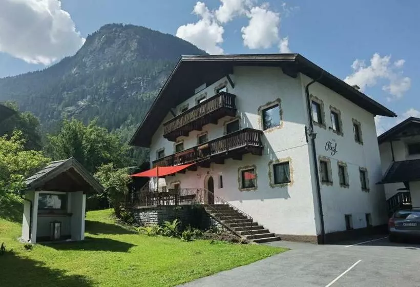Aamiaismajoitus (B&B) Haus Fiegl