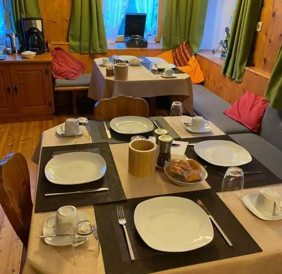 Aamiaismajoitus (B&B) Haus Fiegl