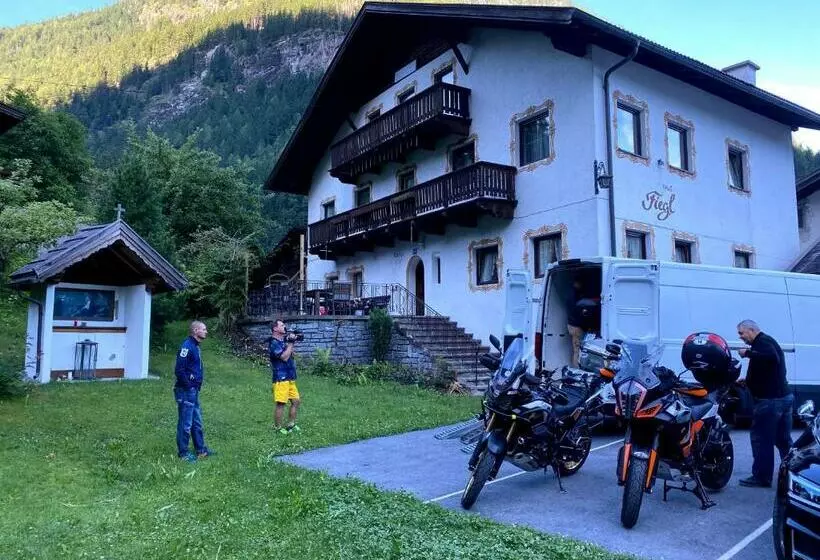 Aamiaismajoitus (B&B) Haus Fiegl