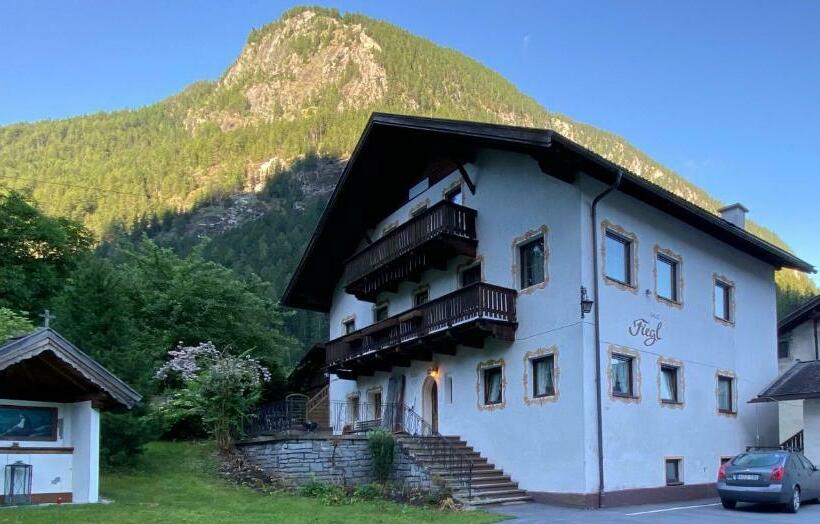 مبيت وإفطار Haus Fiegl