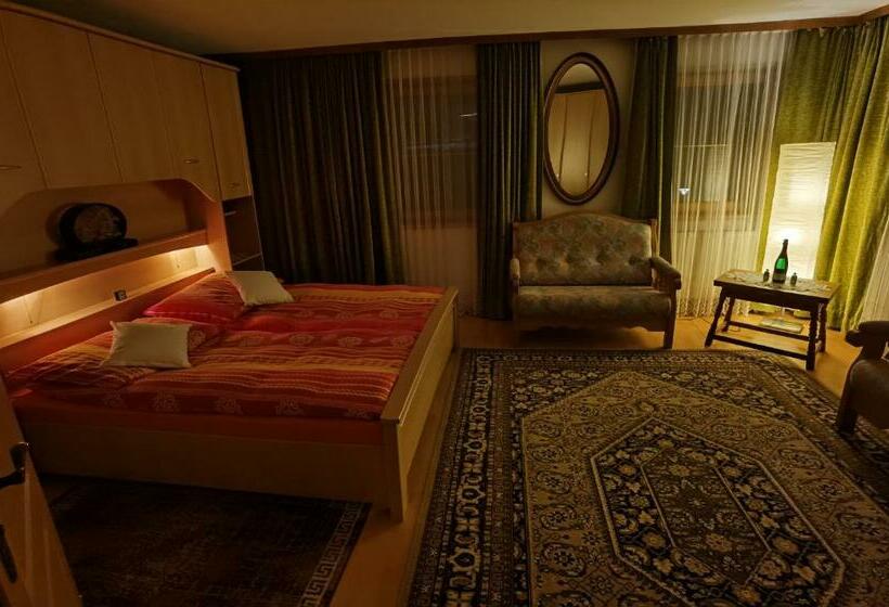 مبيت وإفطار Haus Fiegl