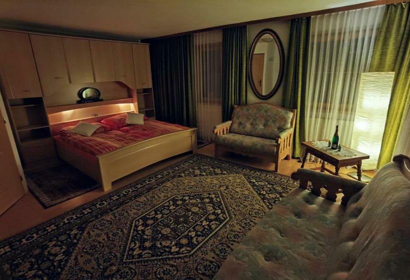 مبيت وإفطار Haus Fiegl