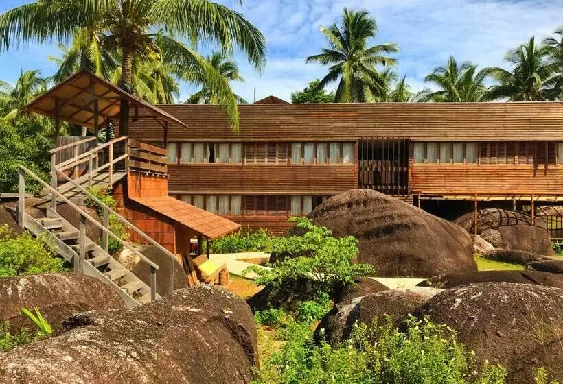 ホテル Natuna Dive Resort