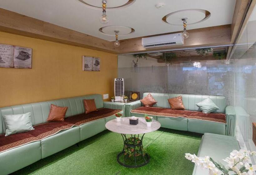 בית מלון כפרי Treebo Urban, 1 Km From Railway Station