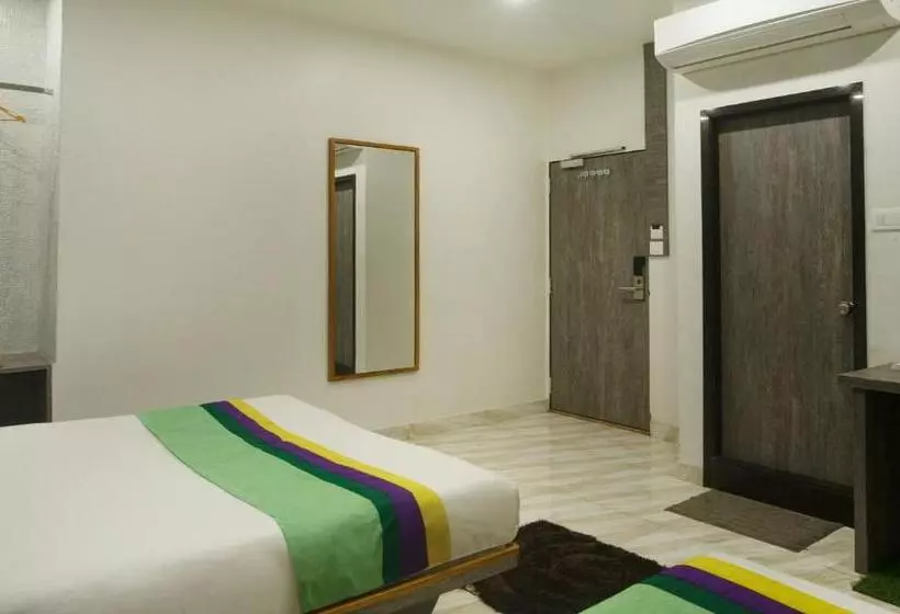 Hotelli Treebo Urban, 1 Km From Railway Station