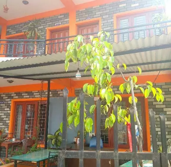 پانسیون Paramount Guest House