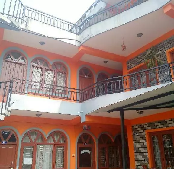 پانسیون Paramount Guest House