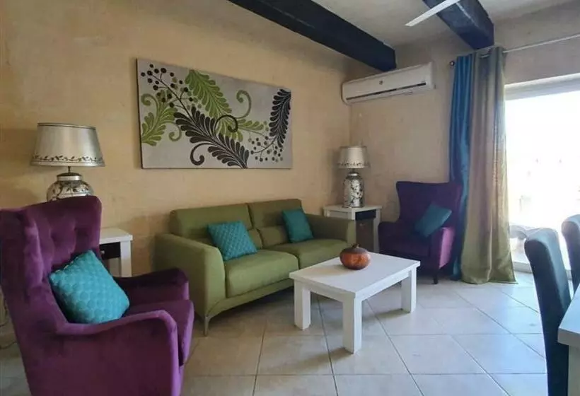 Petra Farmhouse B&b