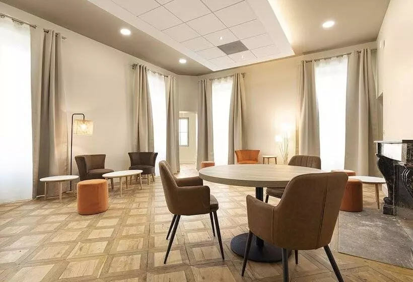 Hotelli Domaine Et Château De Valinches