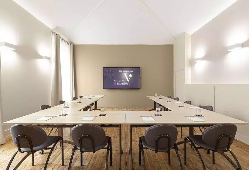 Hotelli Domaine Et Château De Valinches