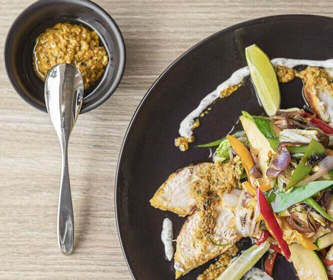 Отель Domaine Et Château De Valinches