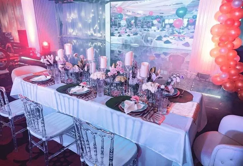 ホテル Lime Resort Manila