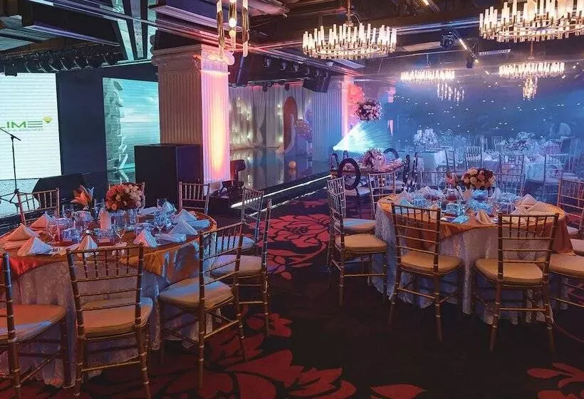 ホテル Lime Resort Manila