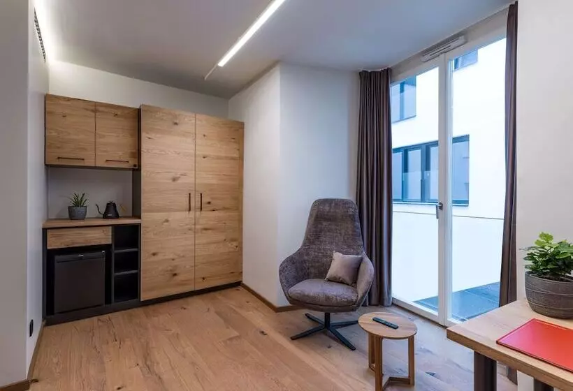 ホテル Platzhirsch Kufstein