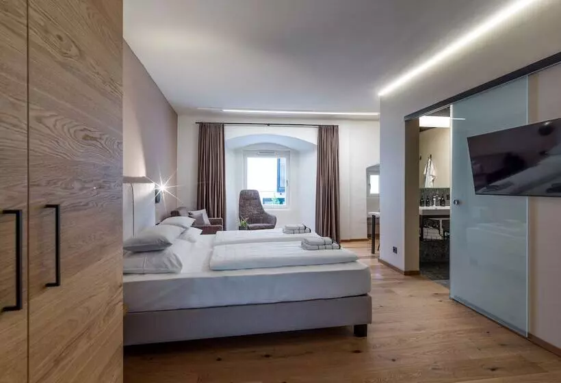 ホテル Platzhirsch Kufstein