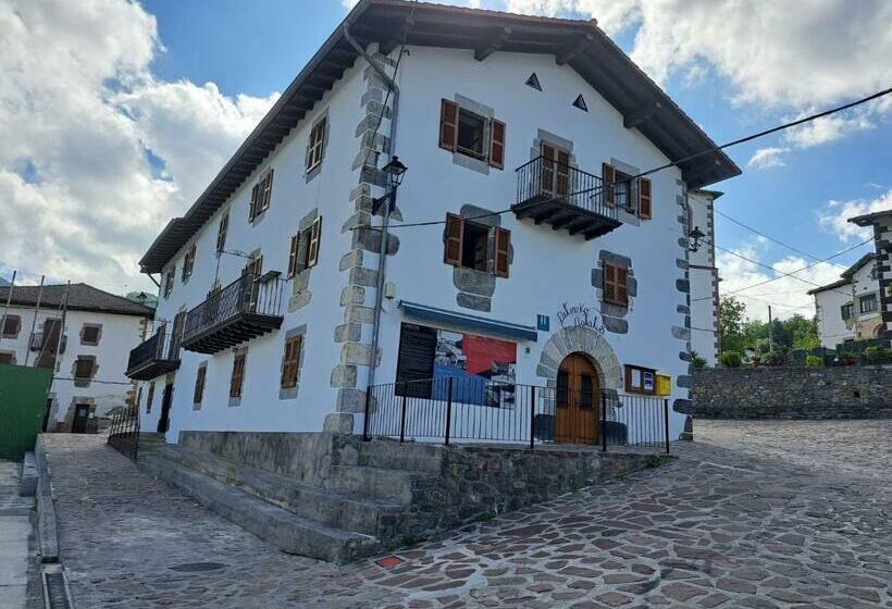 بنسيون Posada De Oitz