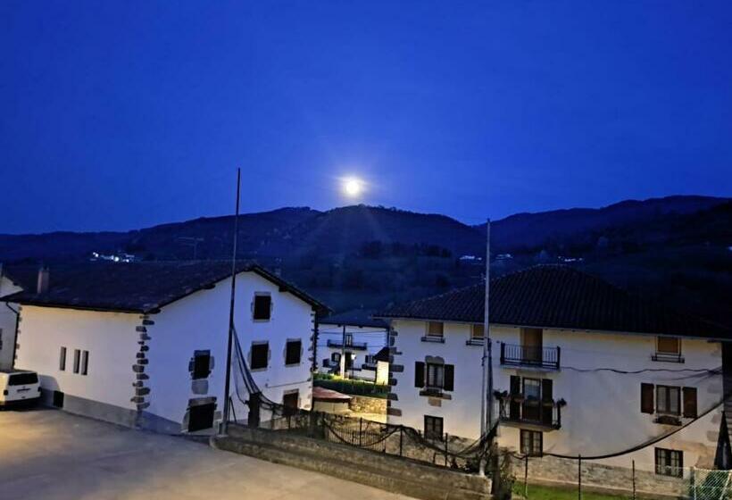 بنسيون Posada De Oitz