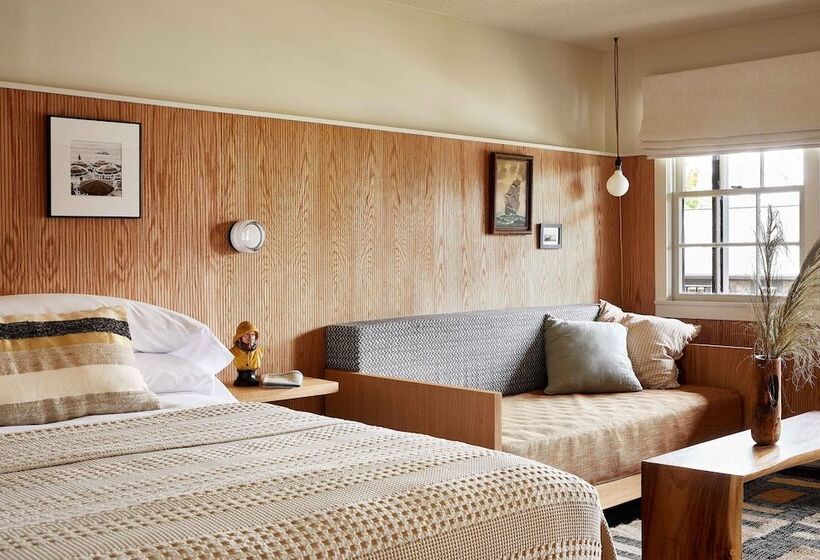 فندق Bluebird Dennisport