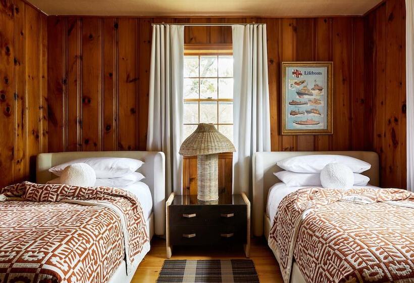 فندق Bluebird Dennisport